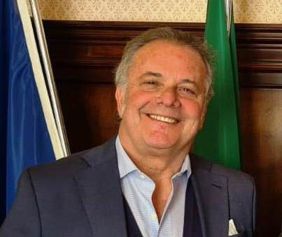 Aggressioni, denunce e stipendi non competitivi: i medici siciliani sotto stress in fuga dalla sanità pubblica Aggressioni, denunce e stipendi non competitivi: i medici siciliani sotto stress in fuga dalla sanità pubblica