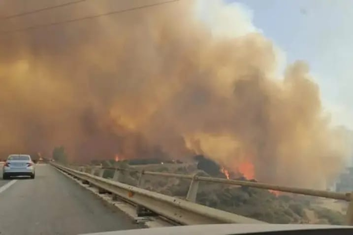 Incendio nell’Ennese: traffico bloccato sulla Palermo-Catania