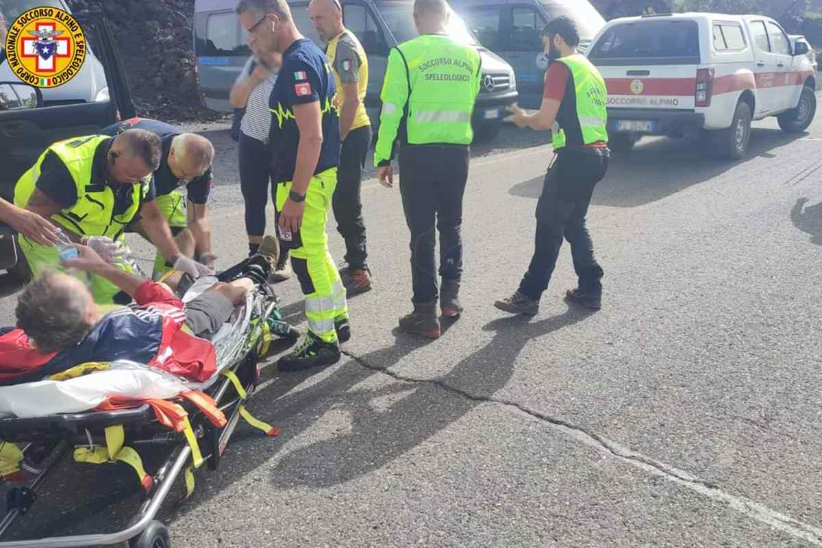 Etna, salvato dai soccorritori un turista infortunato