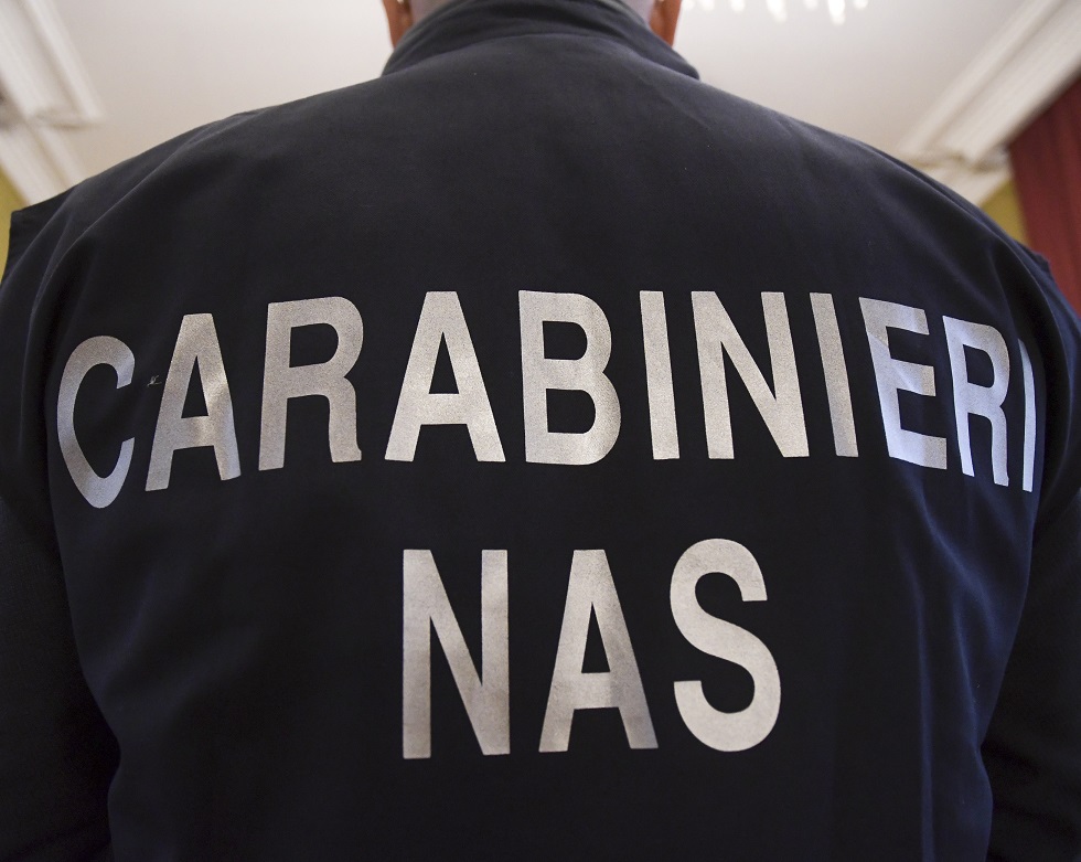 Caltanissetta, sanzionato supermarket con alimenti scaduti