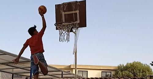 Favara, un campo da basket per il sogno di Davide