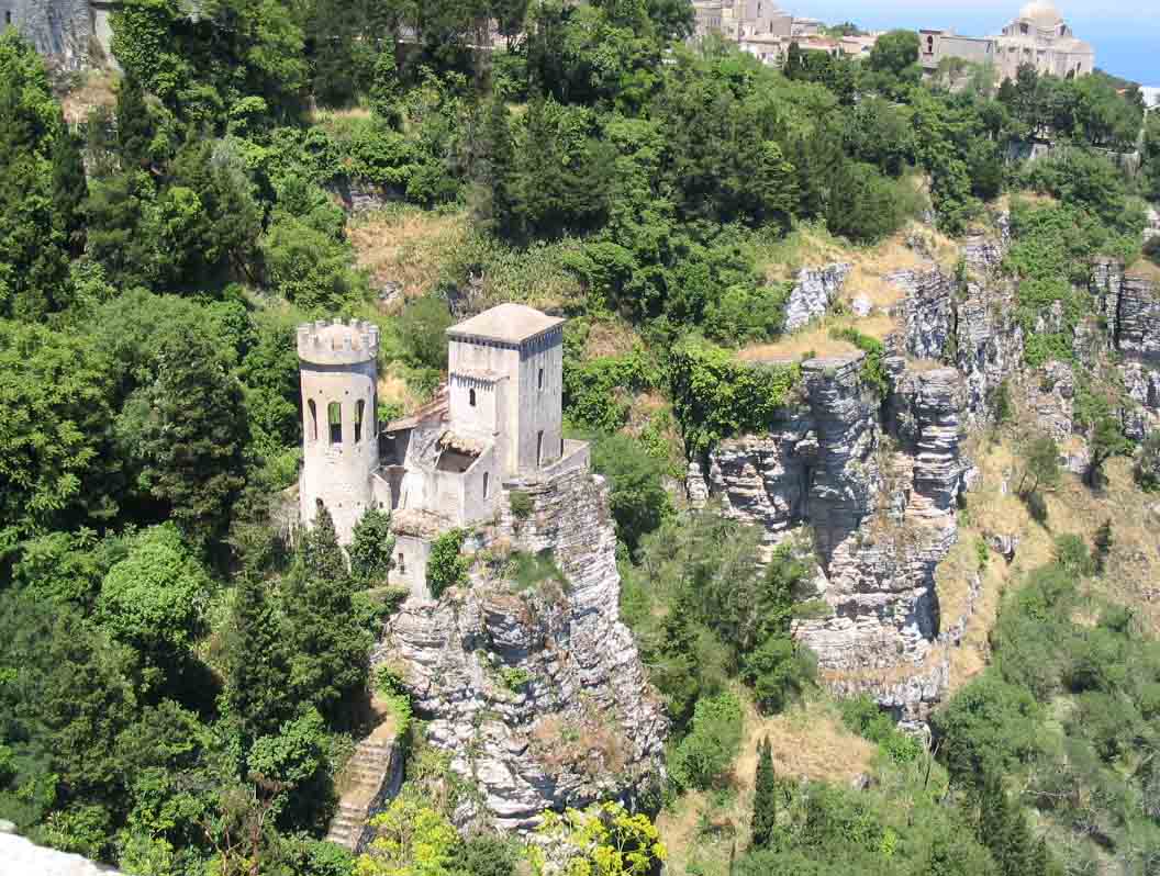 Erice, maxi sequestro nei confronti di padre e figlio: confiscati beni per 270 mila euro