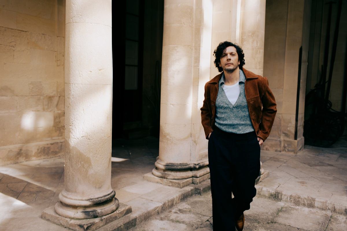 Ermal Meta, dalla nascita della figlia alla collaborazione con Levante: l’intervista