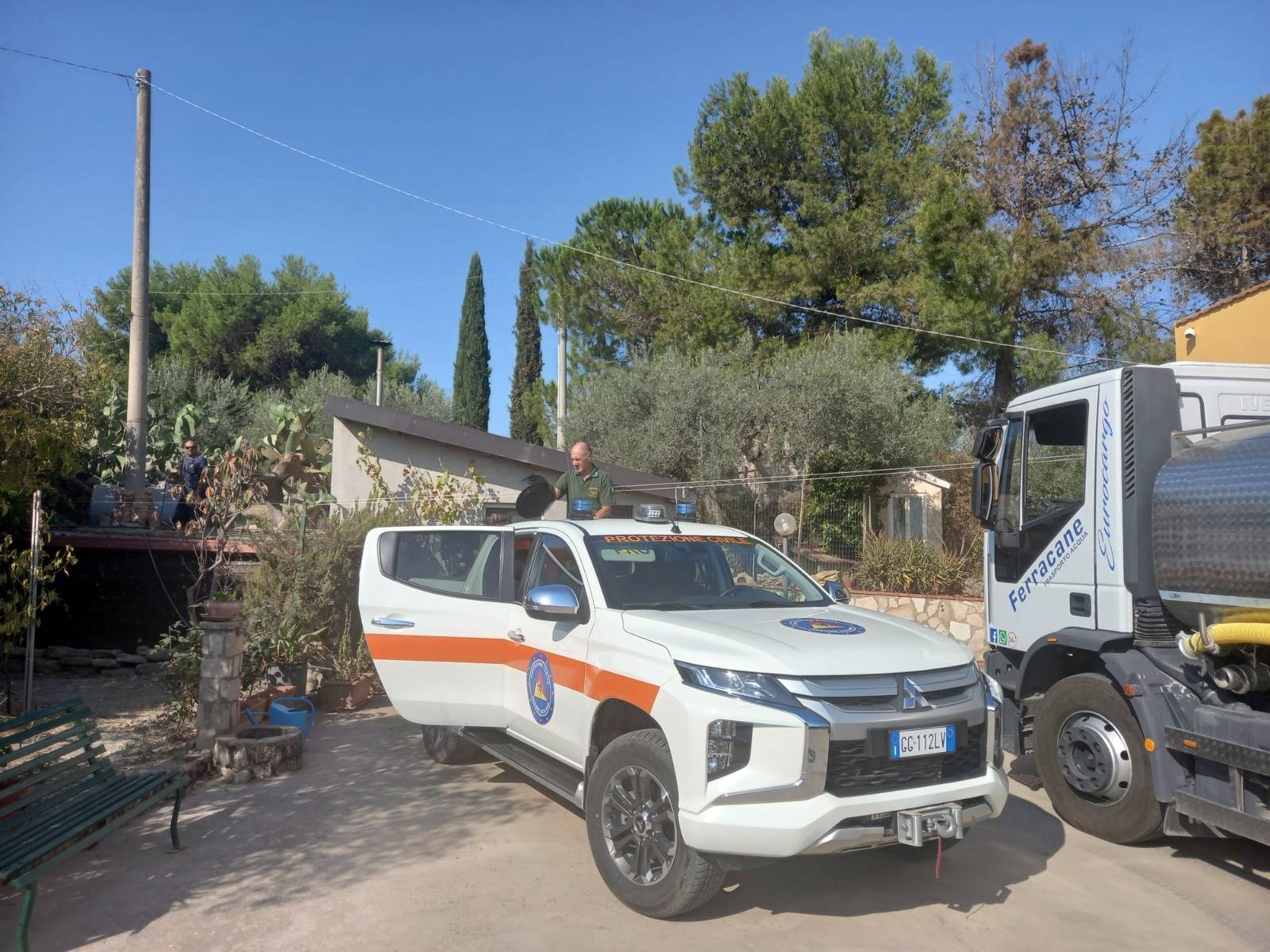 FOTO | Crisi idrica, parte operazione “Fontanelle” per distribuire acqua in una contrada di Caltanissetta