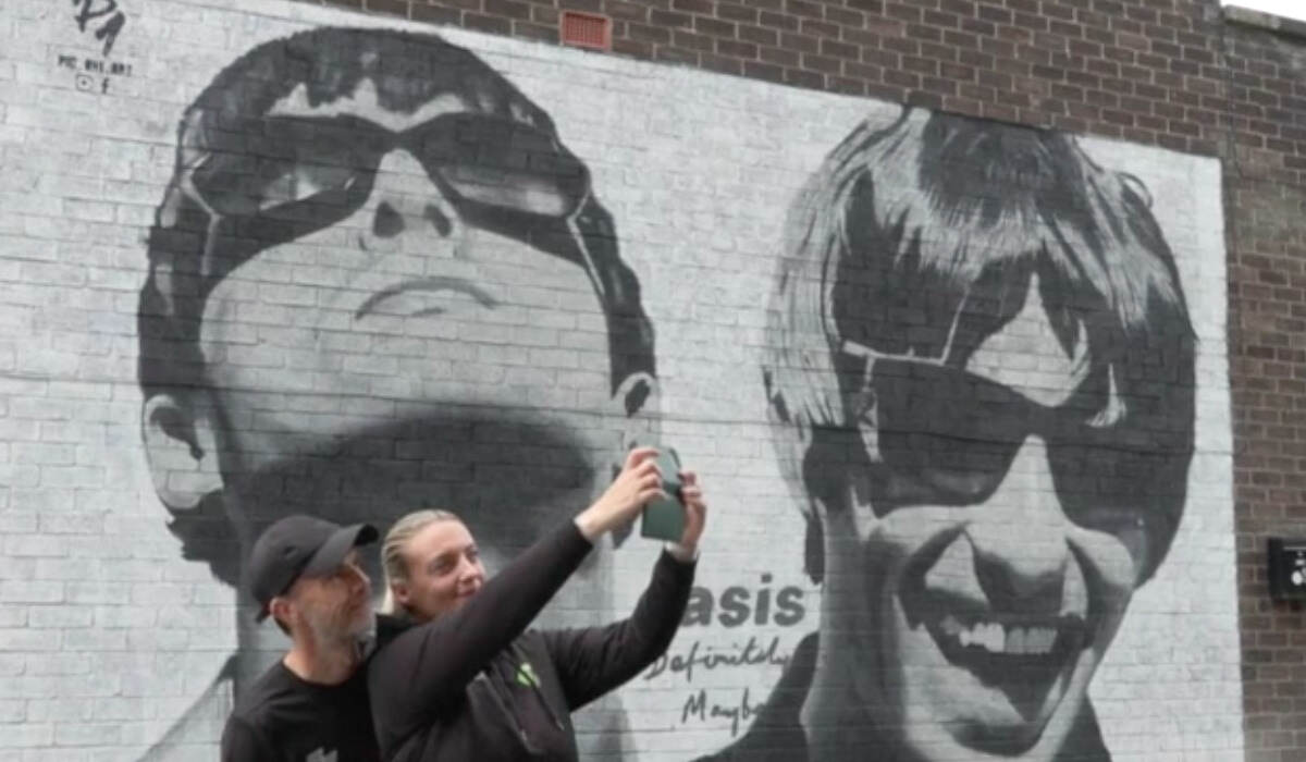 VIDEO | Da Londra a Manchester, la gioia dei fan per la reunion degli Oasis