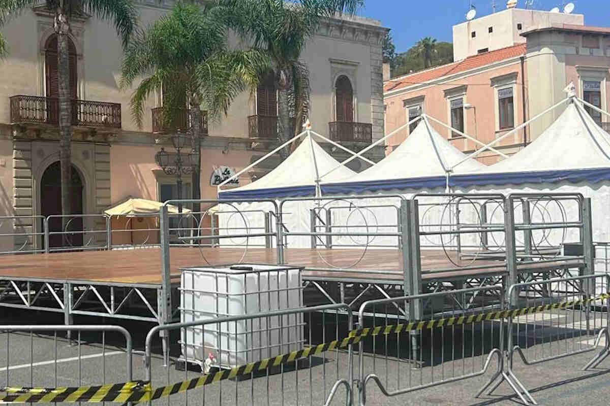 A Milazzo tutto pronto per il concerto di Arisa, iniziati i preparativi