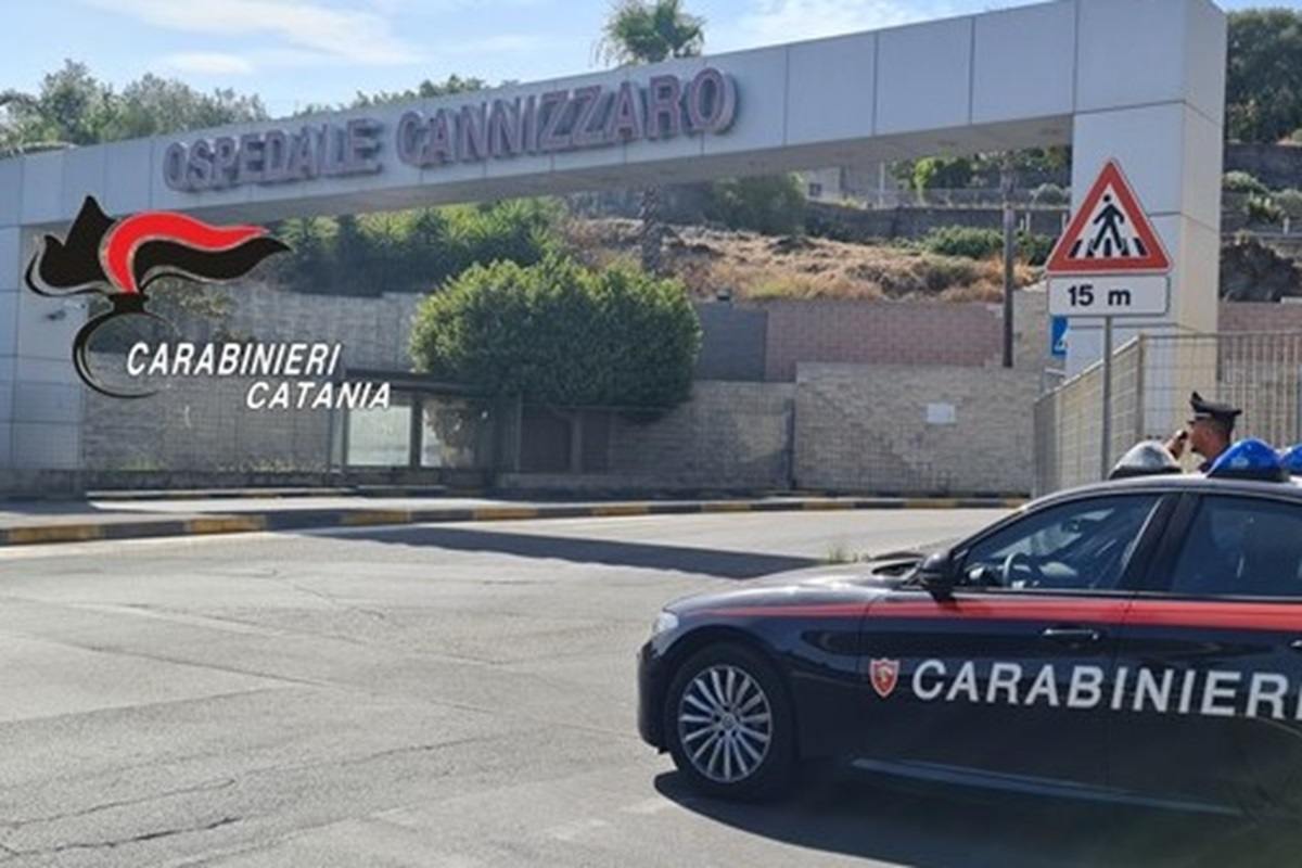 Catania, scippano una ragazza e travolgono un turista: arrestato 19enne, si cerca il complice