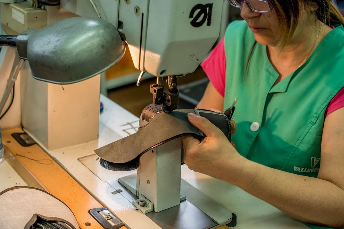 Ars, 165mila euro per rifare il guardaroba al personale: parte la gara