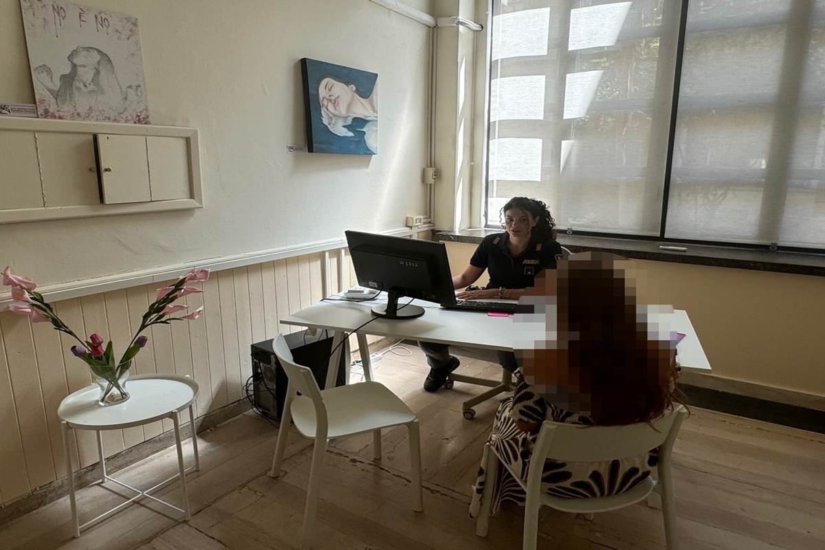 “Se non mi apri ti ammazzo”, minaccia la sua ex: arrestato per atti persecutori