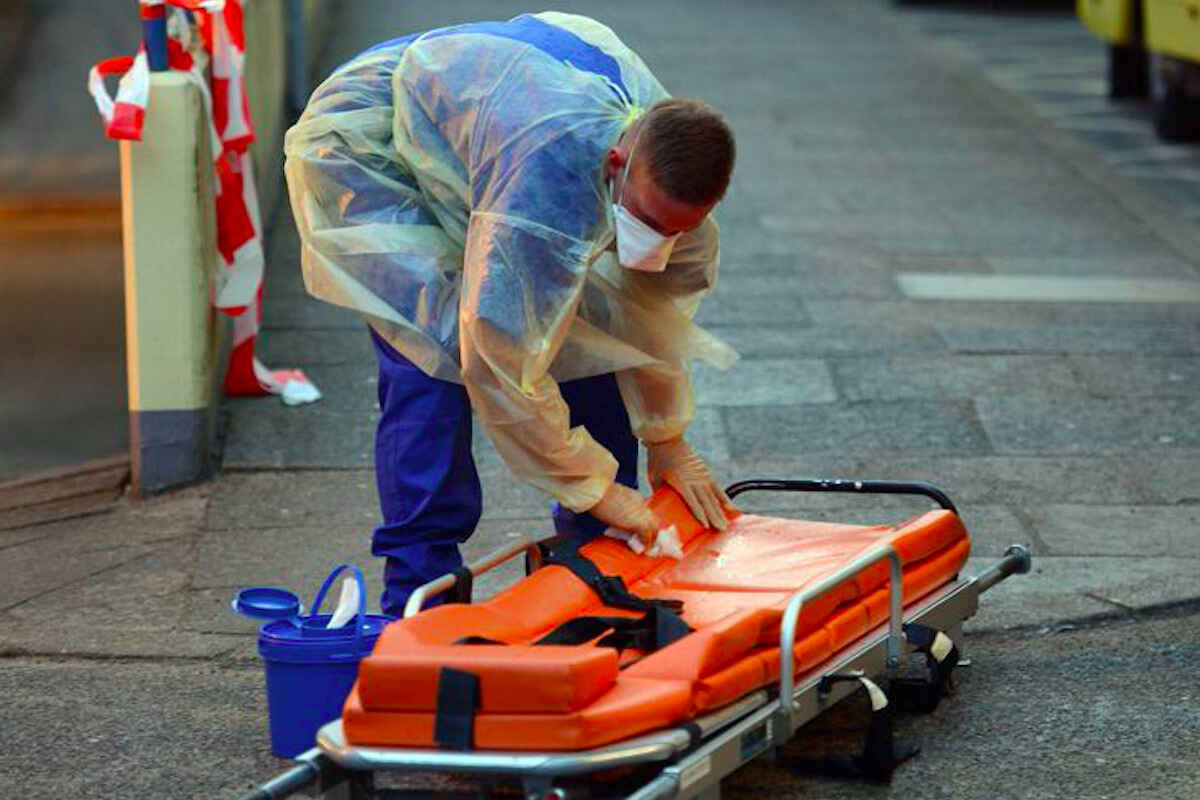 Tragedia in Germania, crolla hotel a Krov: dispersi sotto le macerie e un morto