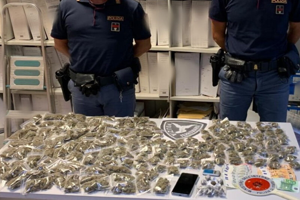 Catania, pusher investe agenti: arrestato