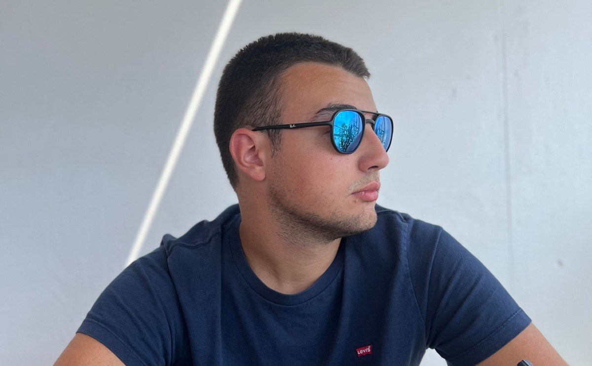 Il tuffo in piscina e la morte a Vulcano, disposta l’autopsia per Alberto De Domenico