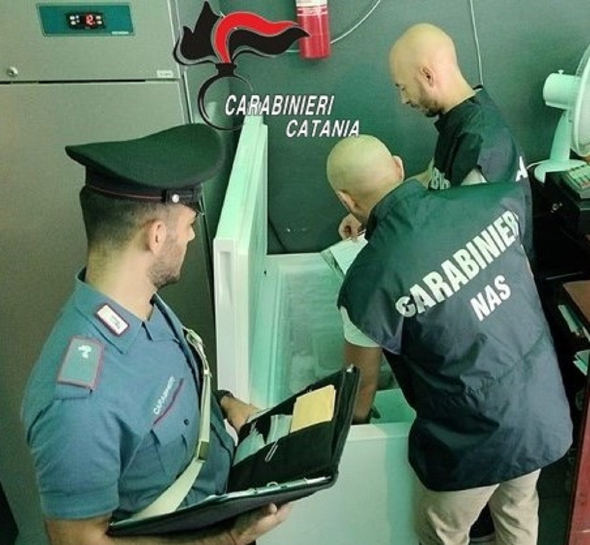 Gravi carenze igienico-sanitarie in una pizzeria, sanzionato il titolare