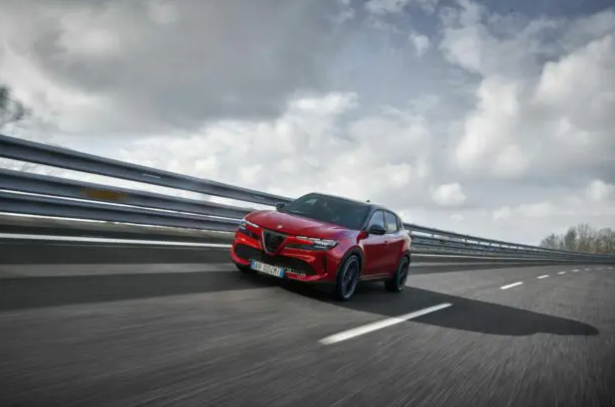 La nuova Alfa Romeo Junior si aggiudica il Design Trophy