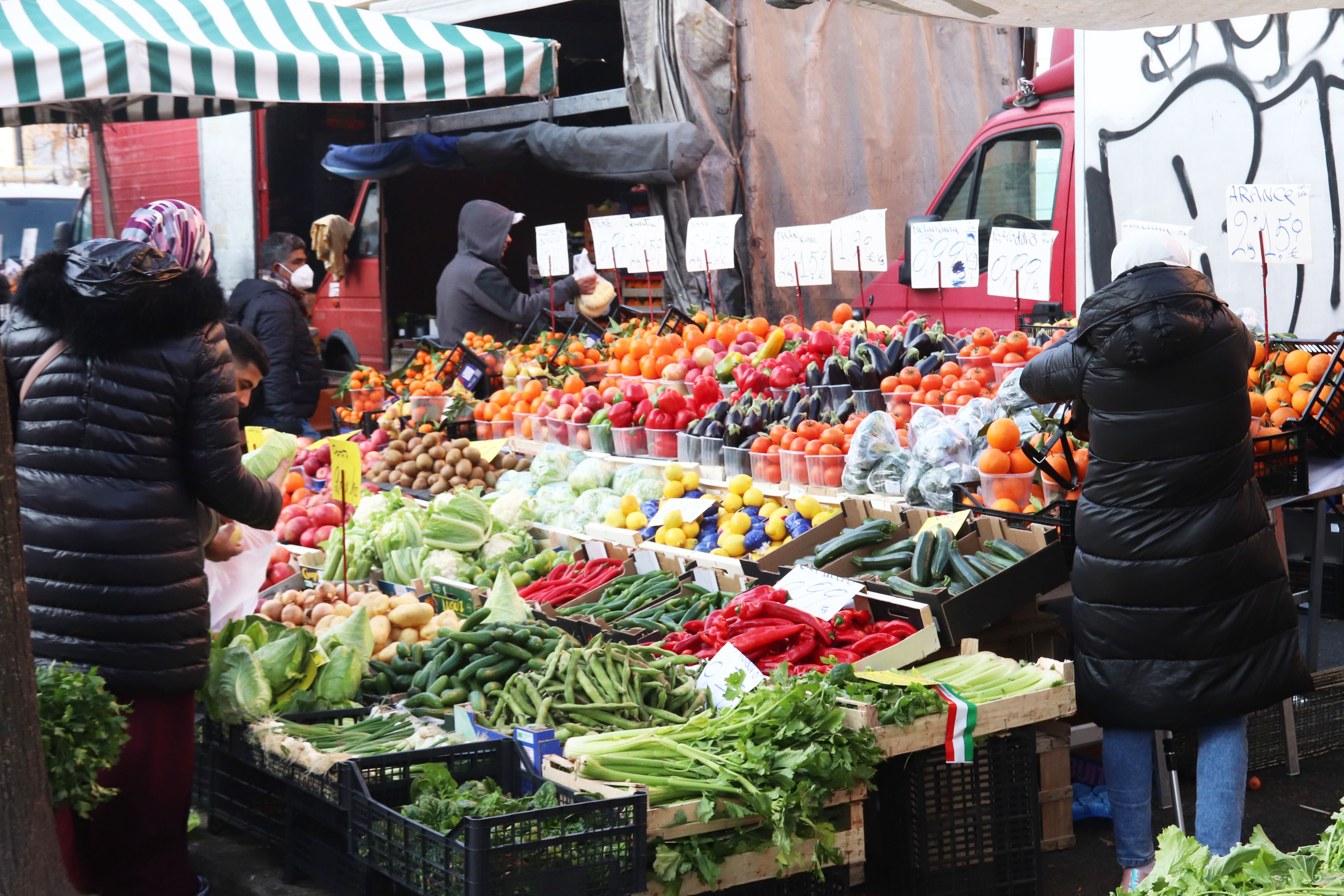 Ne hai uova? Ne vuoi uova?