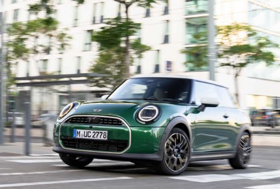 Arriva Mini Cooper C: carisma e… divertimento