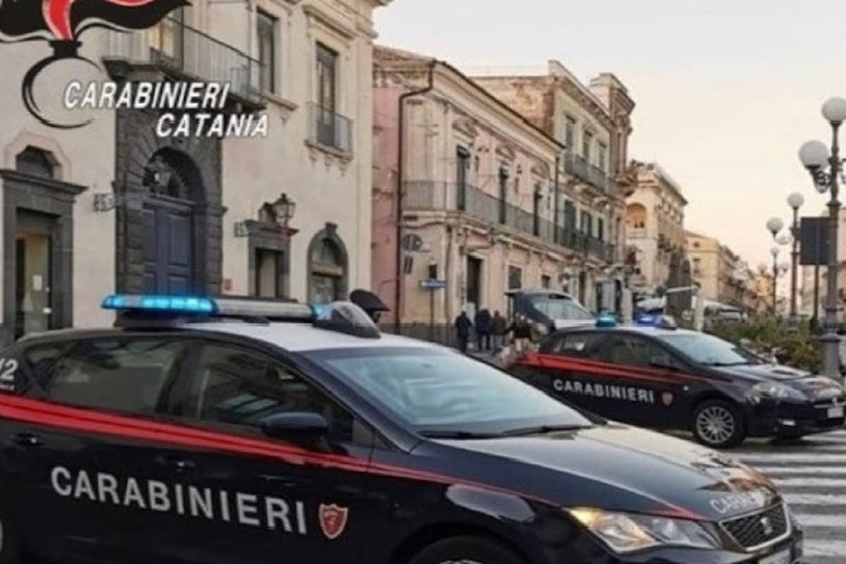 “Vi brucio tutti”, 25enne minaccia di uccidere i parenti nel Catanese: arrestato