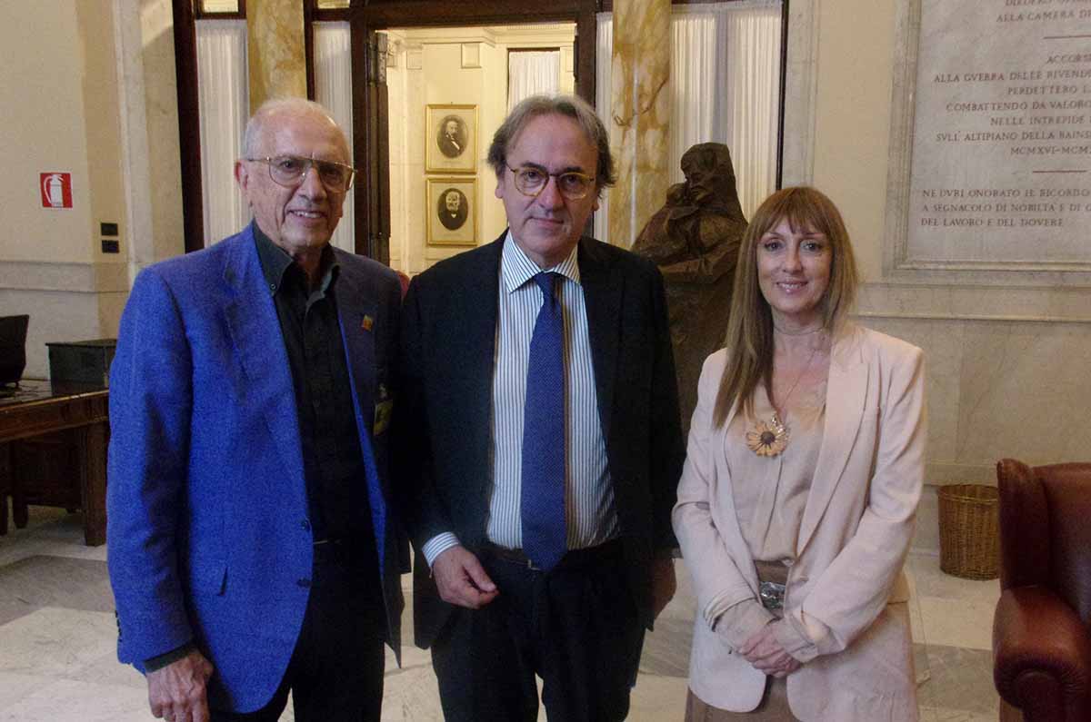 Angelo Bonelli: “Serve un ruolo forte dell’Europa per risolvere le questioni globali” Angelo Bonelli: “Serve un ruolo forte dell’Europa per risolvere le questioni globali”