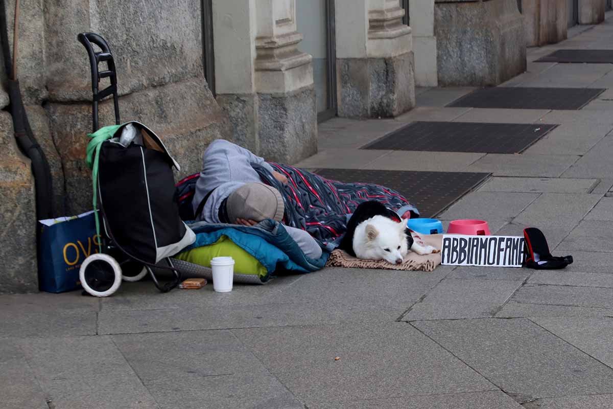 Rischio povertà: allarme Mezzogiorno d’Italia ma attenzione all’inganno degli evasori ricchi