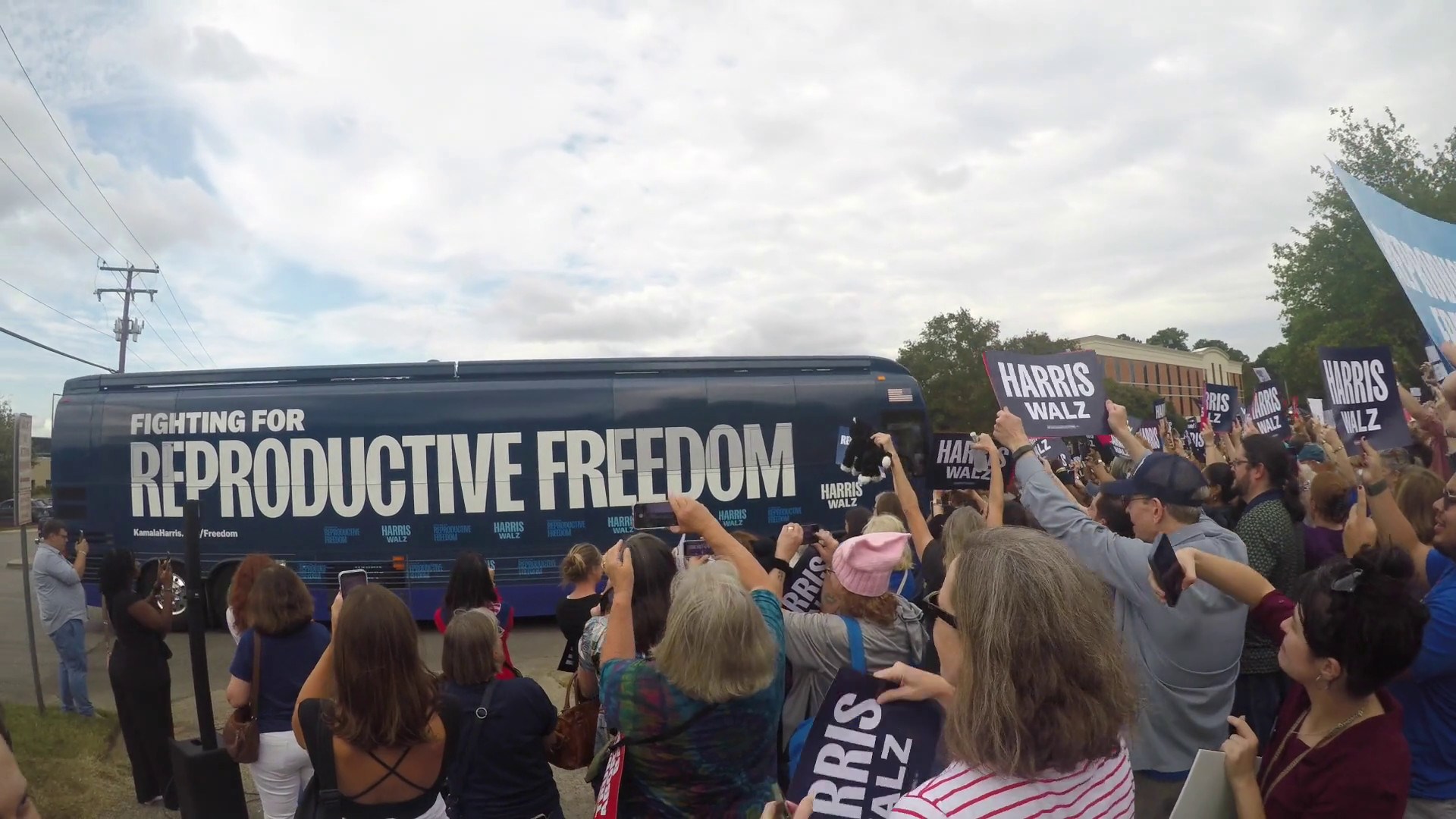 VIDEO | Usa 2024, il tour Harris-Walz approda in Virginia