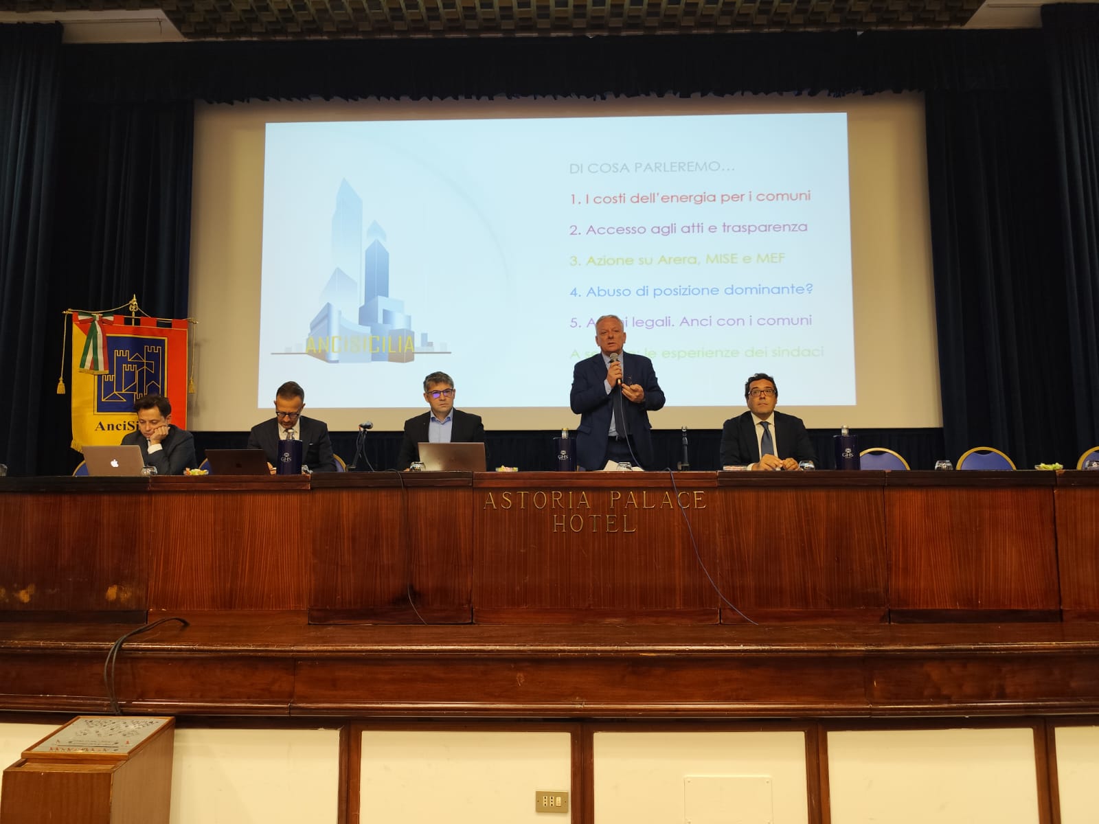 Energia, costi “eccessivi” per i Comuni