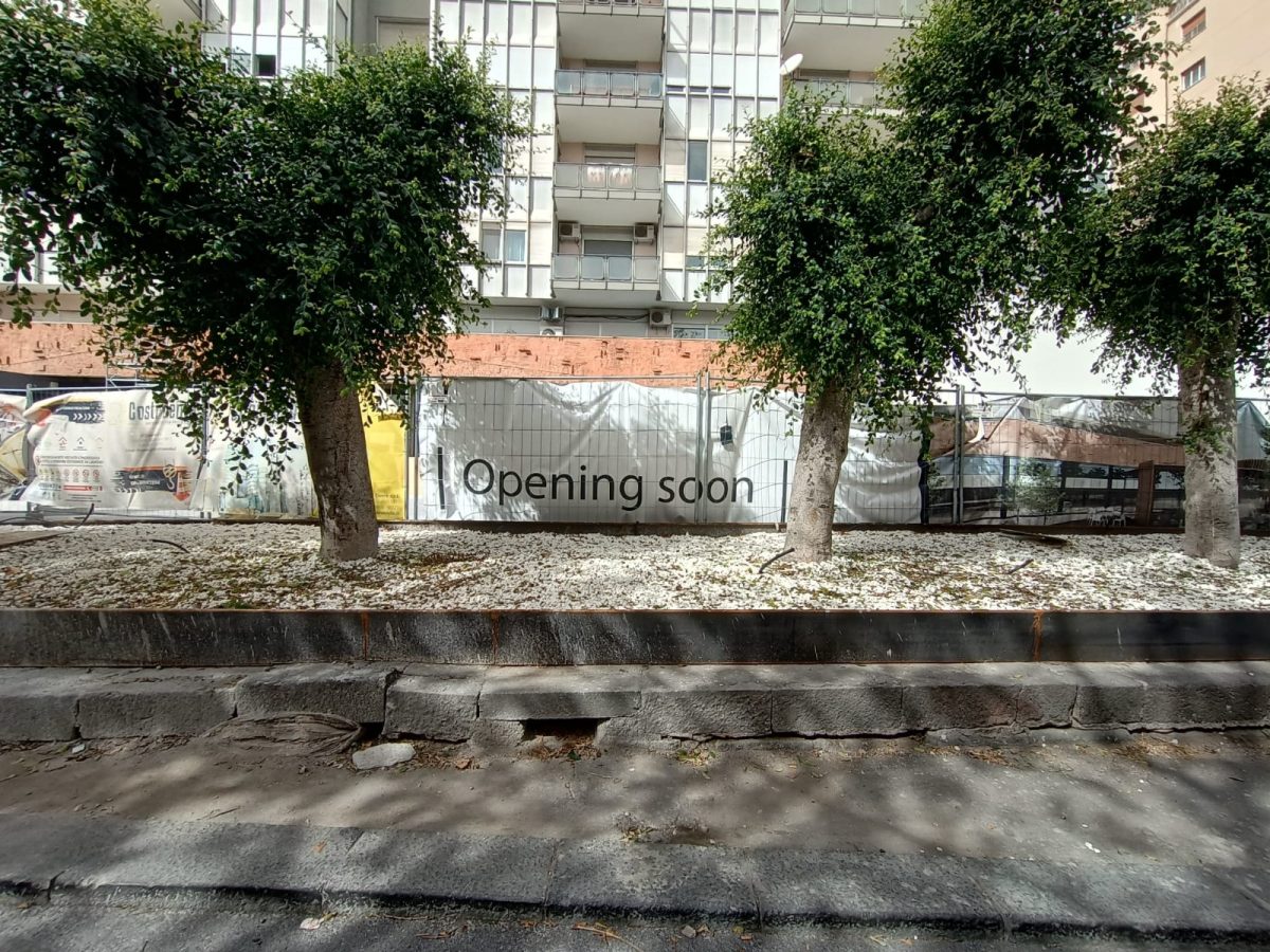 Catania, un altro supermercato in Piazza Santa Maria di Gesù