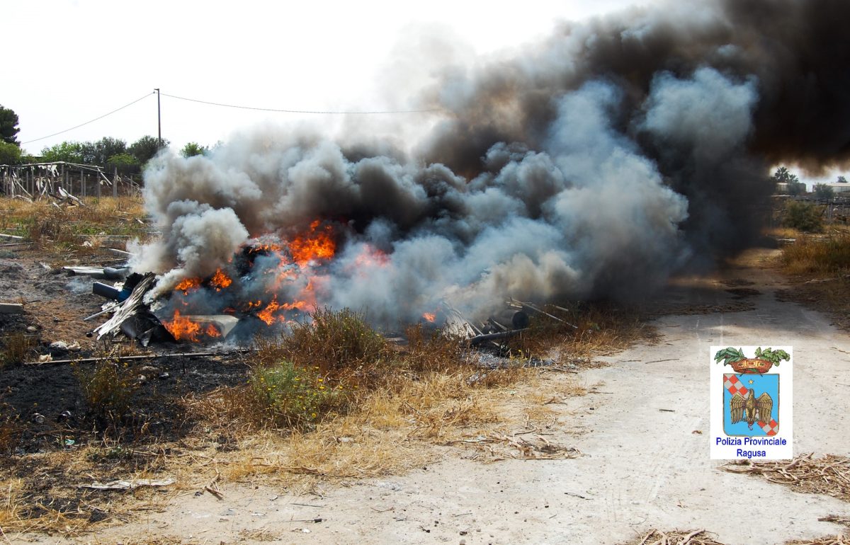 Ancora fumarole in provincia di Ragusa, scattano le denunce