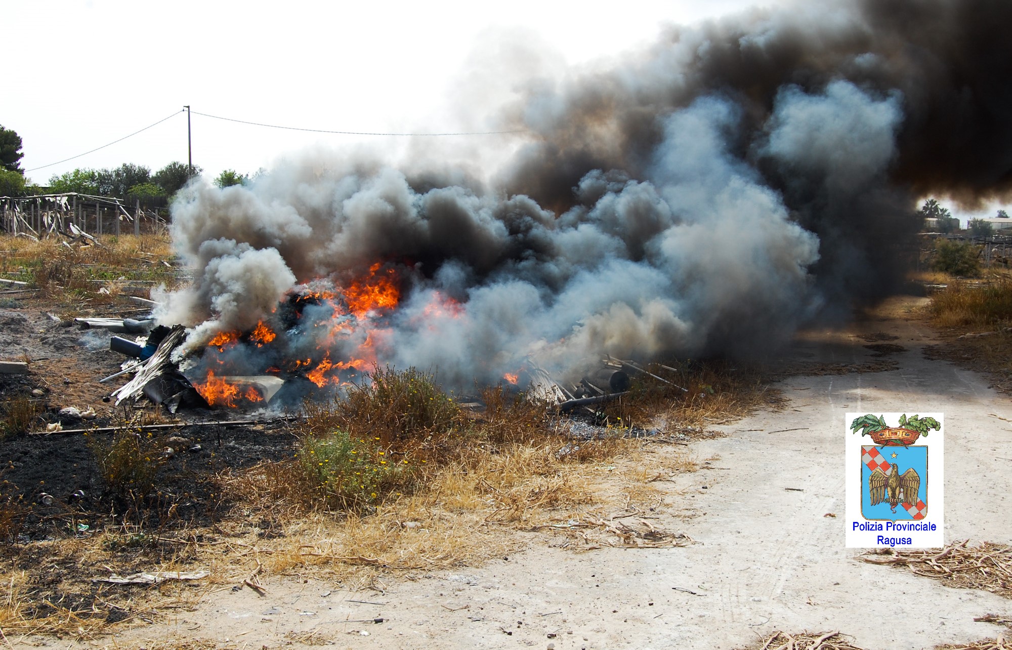 Ancora fumarole in provincia di Ragusa, scattano le denunce