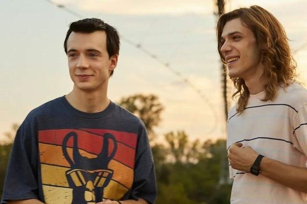 “Hanno ucciso l’Uomo Ragno – La Leggendaria storia degli 883”: trama e dove vederlo