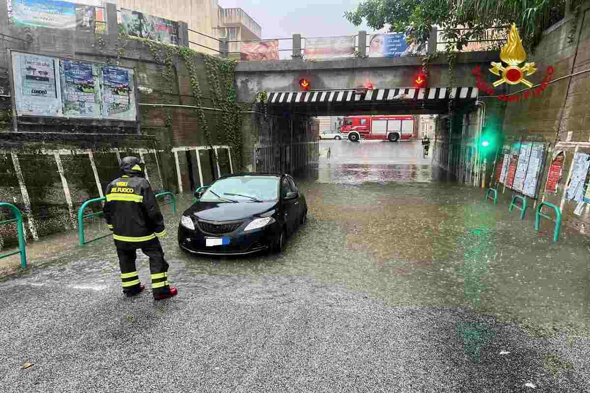 Da Messina alle Eolie, città devastate dal maltempo: allagamenti, pericoli e disagi