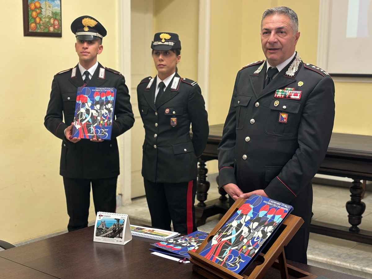 VIDEO | Catania, presentato il Calendario Storico 2025 dei Carabinieri: “Alla base il rapporto genitori-figli”