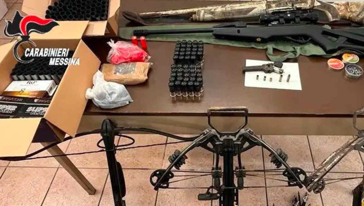 Francavilla di Sicilia, 23enne arrestato per detenzione illegale di armi e munizioni