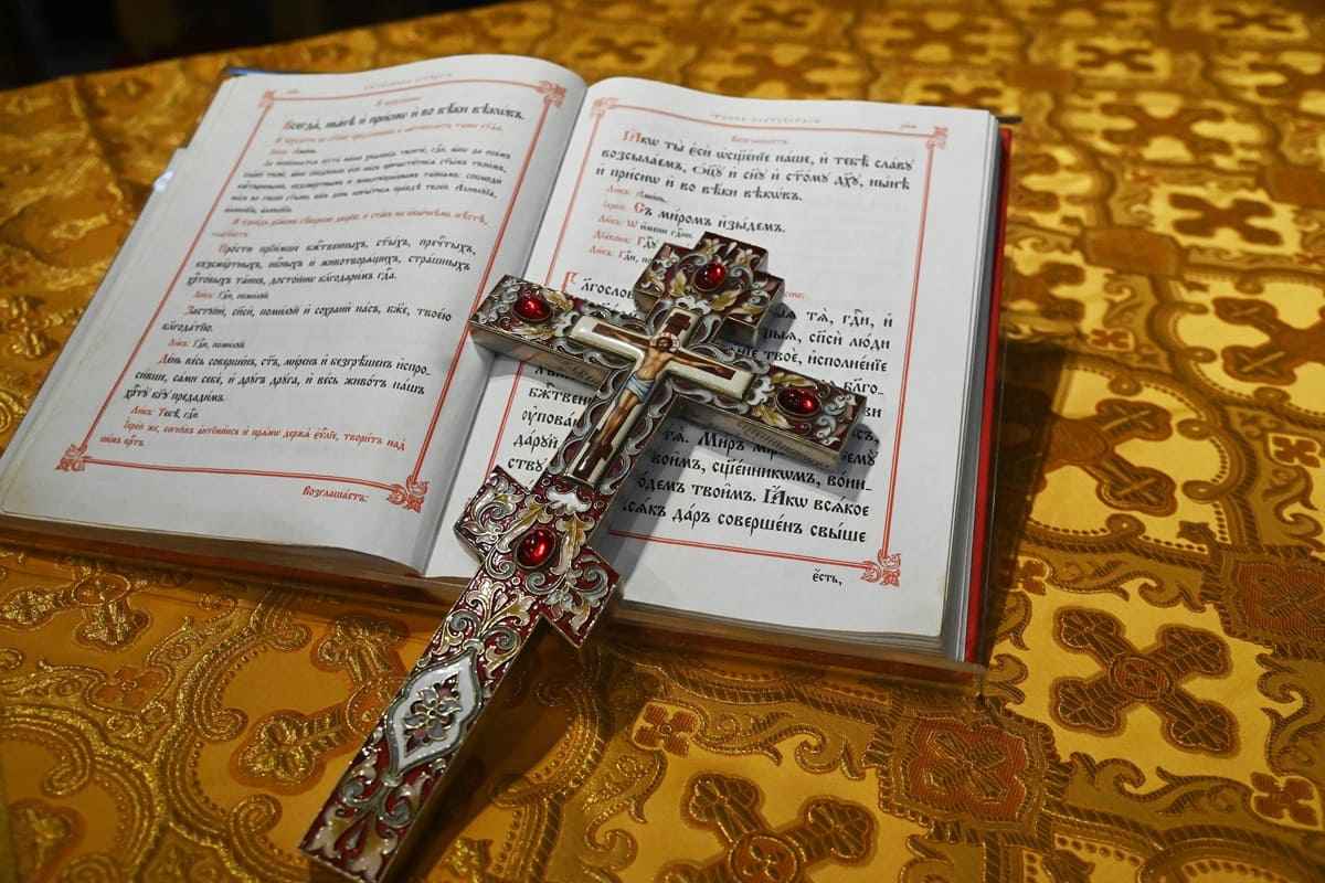 Buon 1 novembre, gli auguri da condividere per Ognissanti 2024