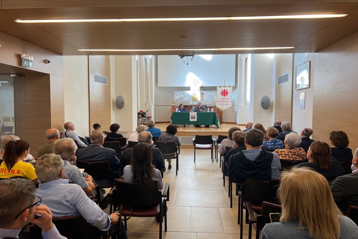 La povertà e l’importanza delle parrocchie, oltre 8mila persone aiutate: i dati della Caritas di Catania