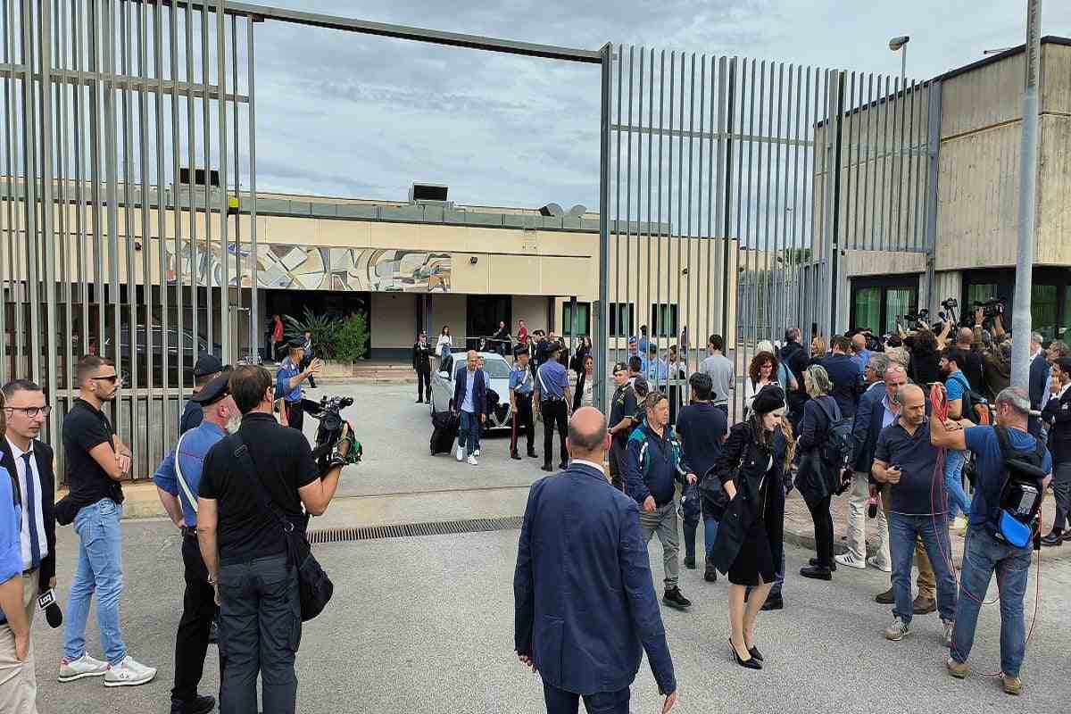 Open Arms, furia del governo Meloni sui giudici di Palermo: “Non si ricorre contro le assoluzioni nei paesi civili, rimedieremo”