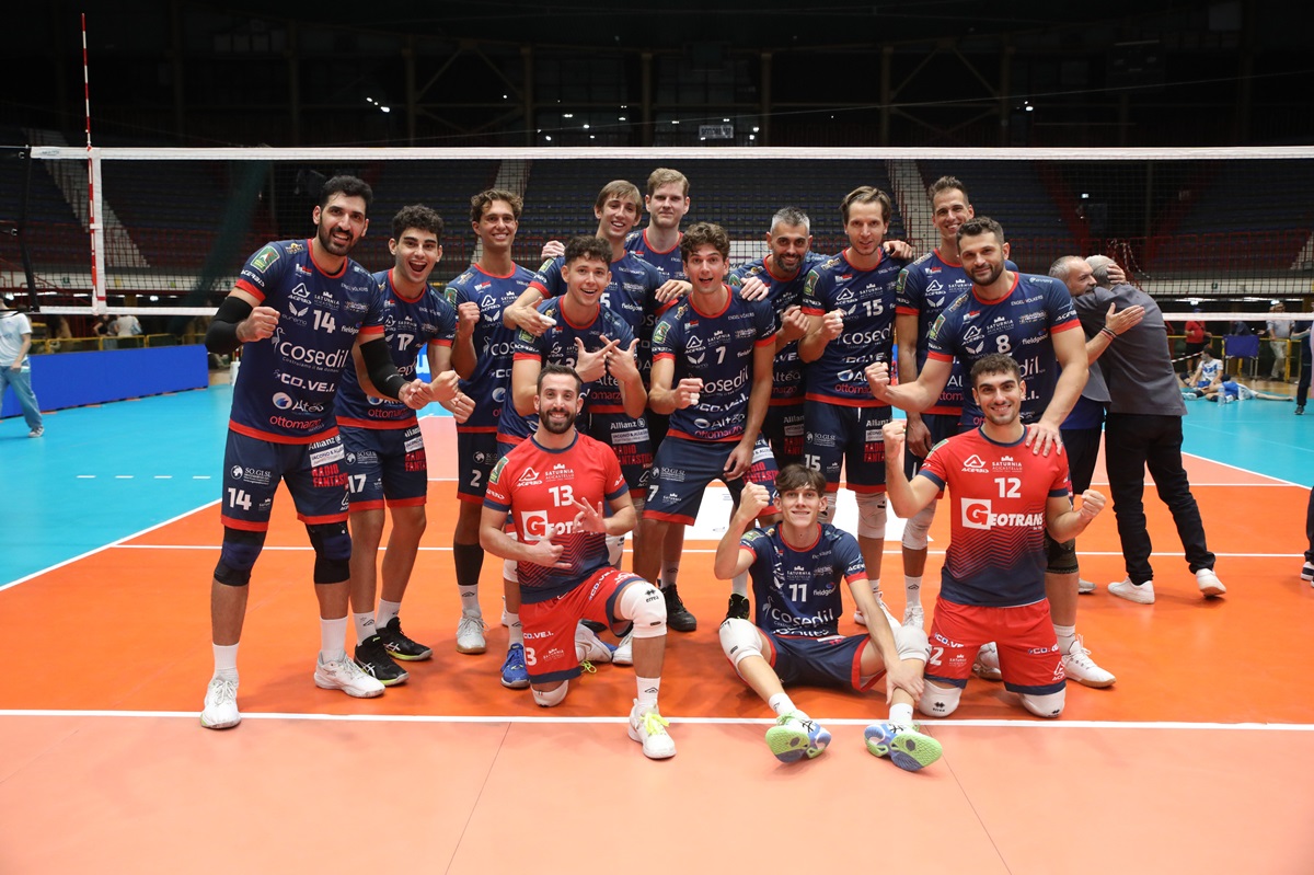 Volley, cuore Saturnia: rimonta Brescia e trionfa 3-2
