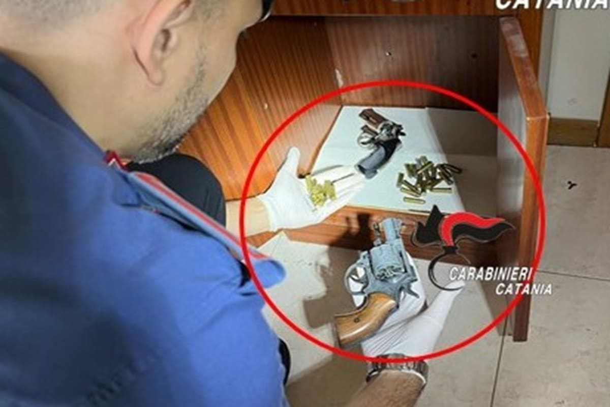 Catania, gli spari in strada in via Ungaretti e l’auto in fuga: arrestato 55enne