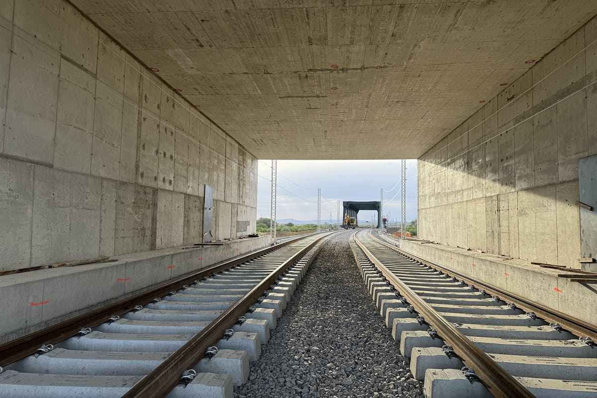 Ferrovia Palermo-Catania, Webuild: “Ultimata posa dei binari sul lotto Bicocca-Catenanuova”