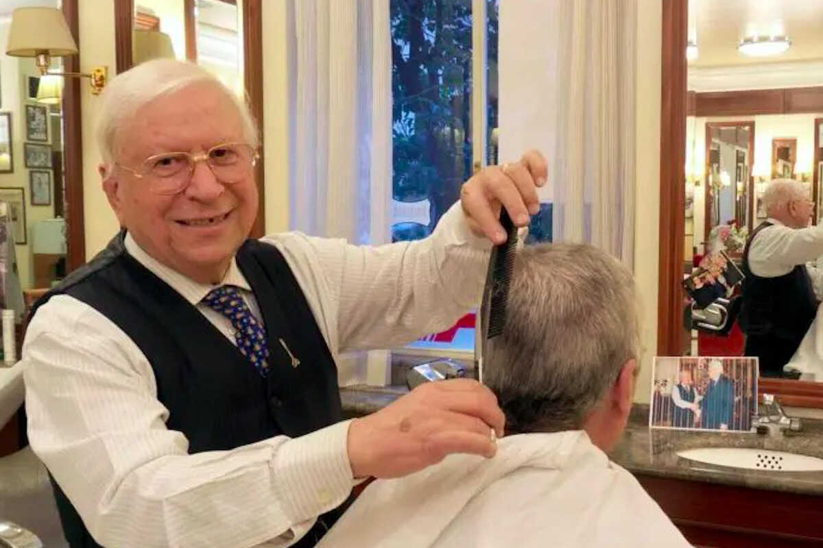 Palermo, l’ultimo saluto a Franco Alfonso: addio al barbiere di Mattarella