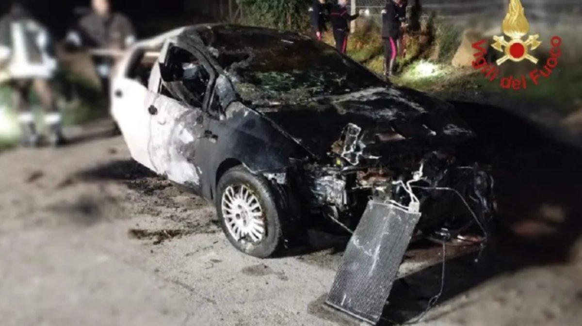 Tragedia nell’Ennese, giovane muore carbonizzato dentro l’auto
