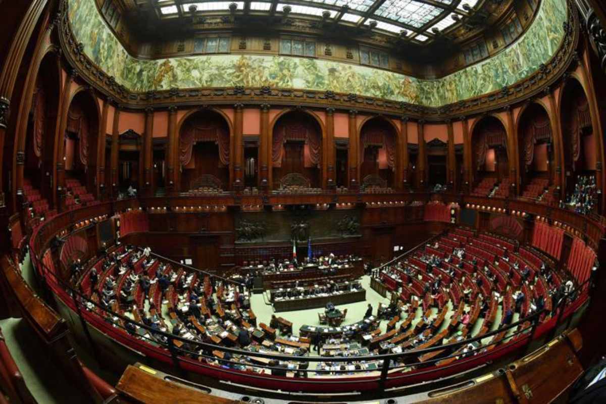 Manovra 2025, il testo arriva alla Camera: ecco tutte le misure dalle detrazioni fiscali al bonus bebè