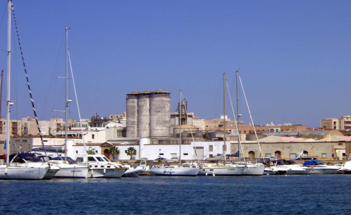 Far west a Marsala: incendi, rissa e auto danneggiate