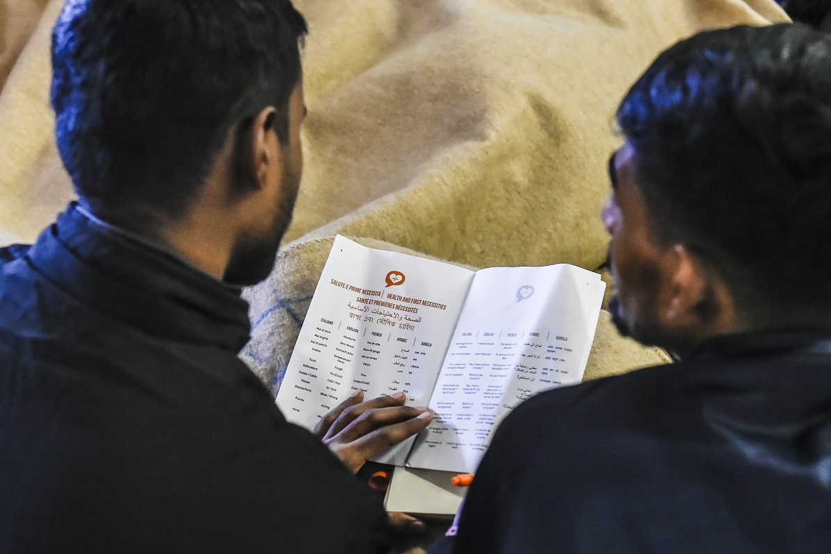 Migranti: nel 2023 una spesa di circa 5 miliardi ma quelli regolari sono una risorsa per il Paese