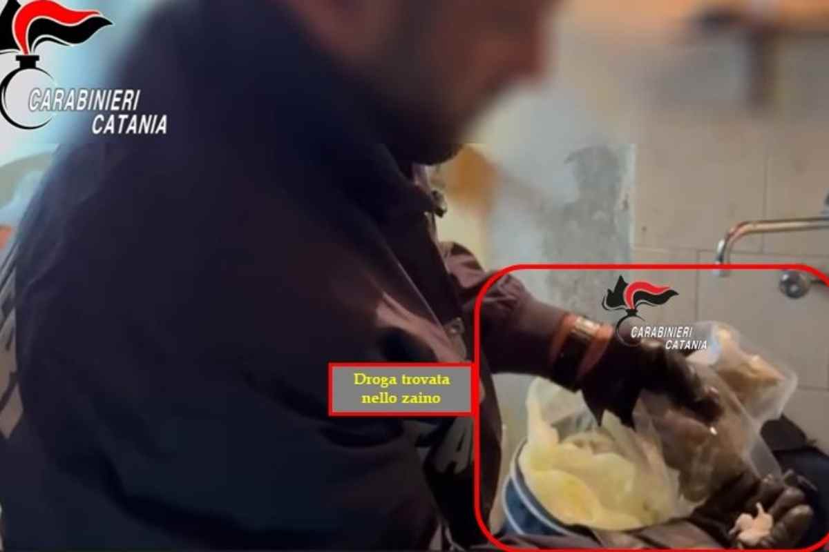 Picanello, droga e consegna a domicilio: arrestato pusher di 54 anni