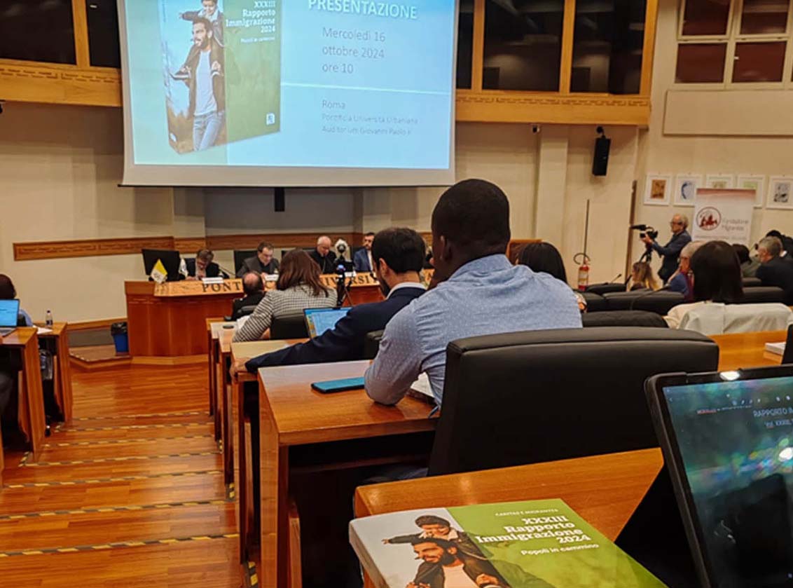 Caritas-Migrantes: +3,2% di residenti stranieri ma cresce l’odio razziale (soprattutto sui social)