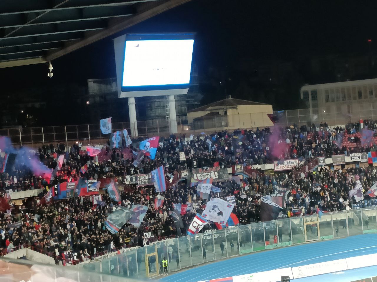 Il Catania torna a sorridere, Trapani battuto al Massimino con le firme di Castellini e Inglese. Le pagelle