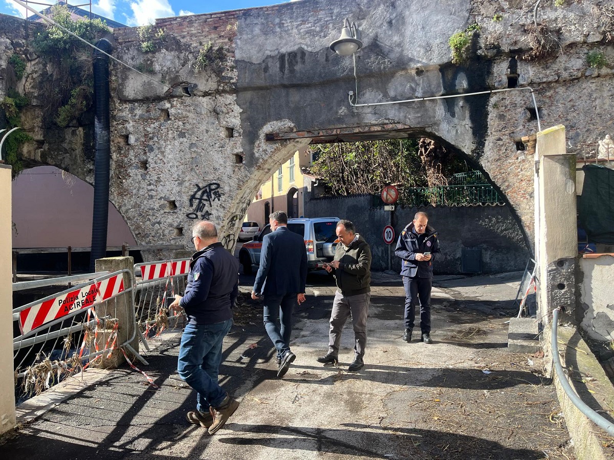 Alluvione ad Acireale, sopralluogo del sindaco con il capo della Protezione Civile regionale