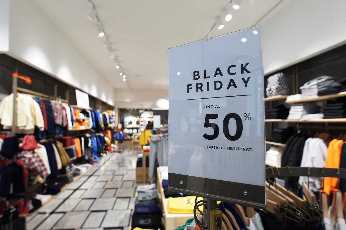 Black Friday, in Sicilia scatta l’allarme sulle fregature: ecco come evitare le truffe