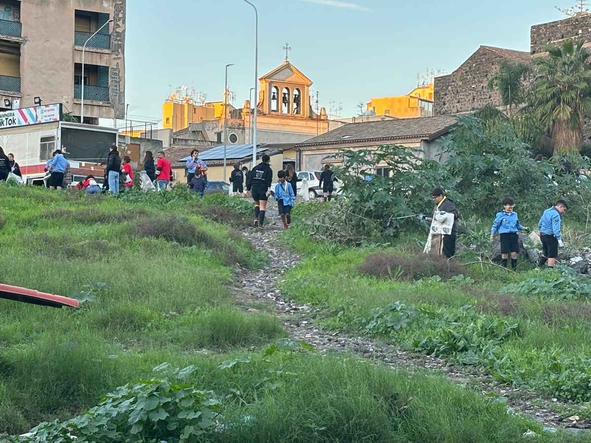 VIDEO e FOTO | Rispetto dell’ambiente e NO alla violenza sulle donne: la giornata del “Clean Up Sicily” a Catania