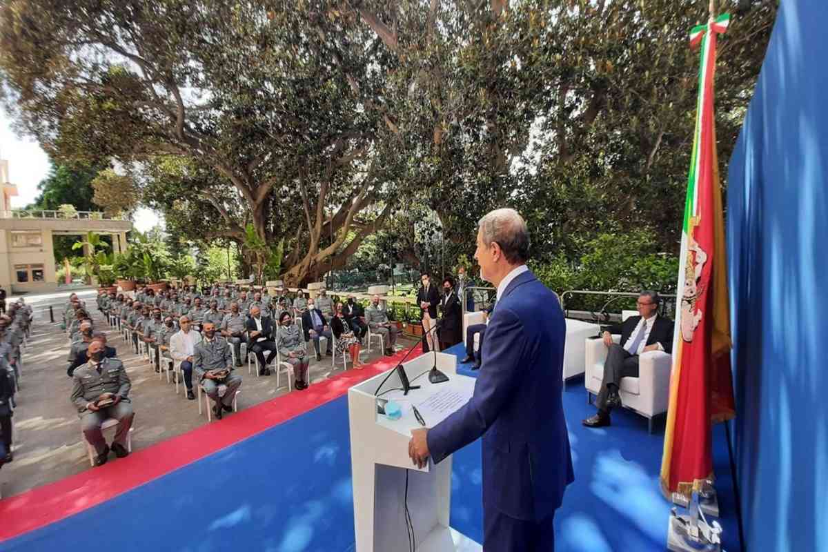 Cosa fanno le guardie forestali di Musumeci? C’è chi sta alla scrivania e chi lavora all’Ars e ad Arpa